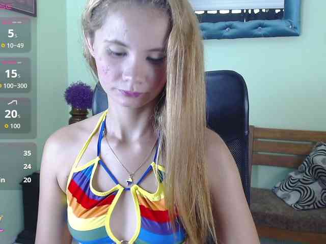 VictoriaJones- webcam