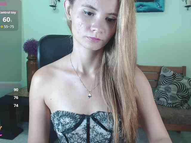 VictoriaJones- webcam