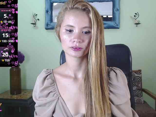 VictoriaJones- webcam