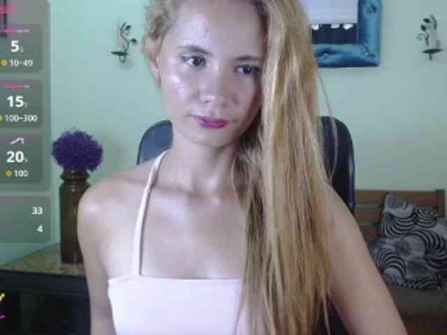 VictoriaJones- webcam