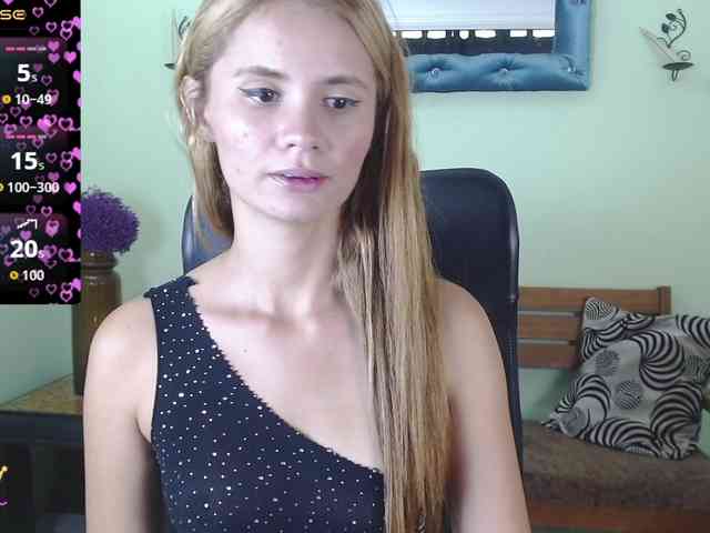 VictoriaJones- webcam