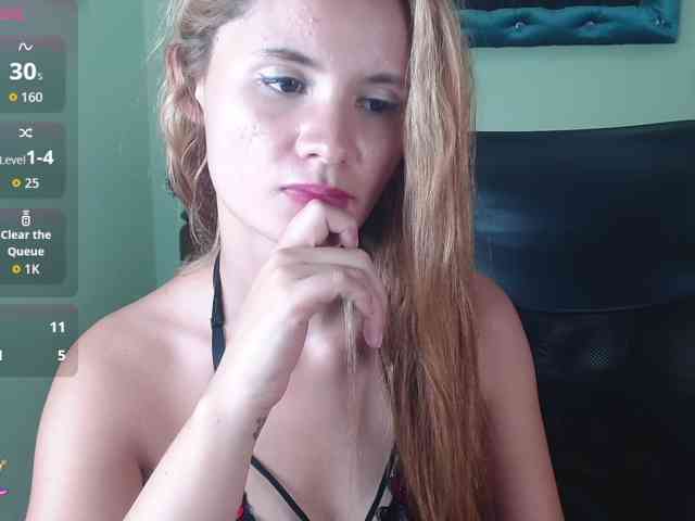 VictoriaJones- webcam