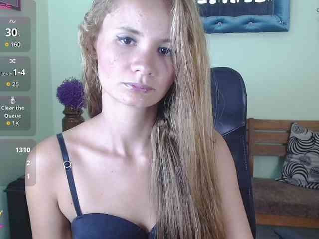 VictoriaJones- webcam