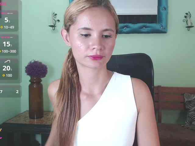 VictoriaJones- webcam