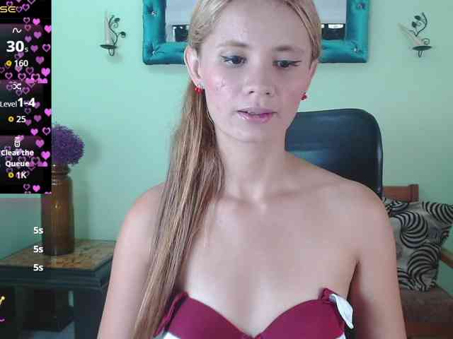 VictoriaJones- webcam