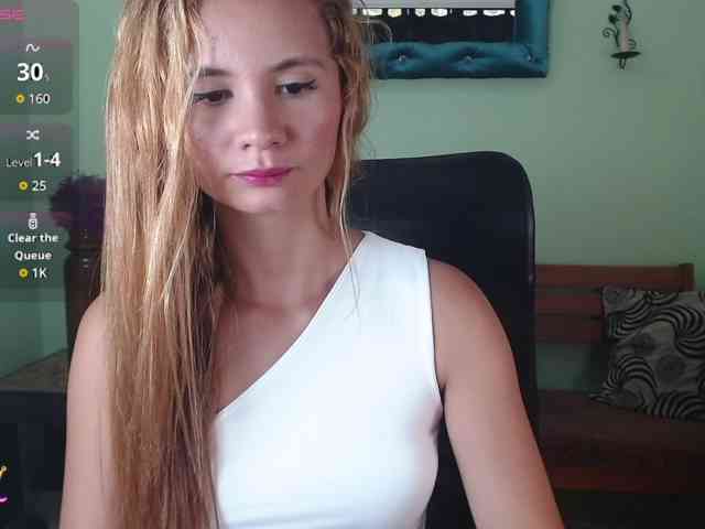 VictoriaJones- webcam