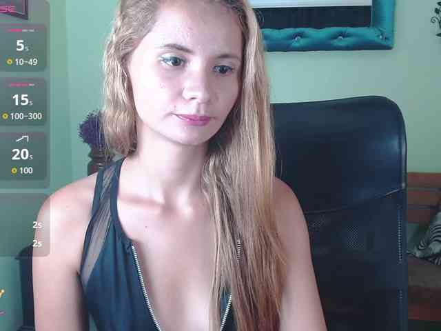 VictoriaJones- webcam