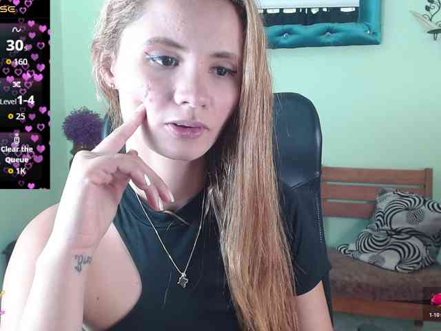 VictoriaJones- webcam