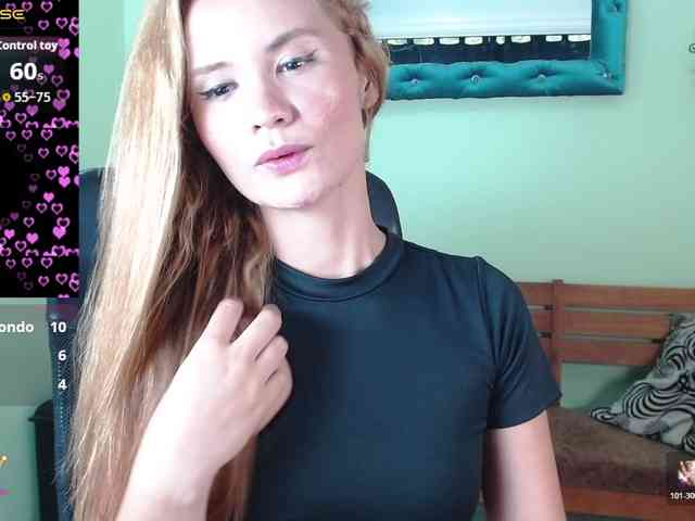 VictoriaJones- webcam