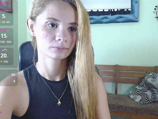 VictoriaJones- webcam