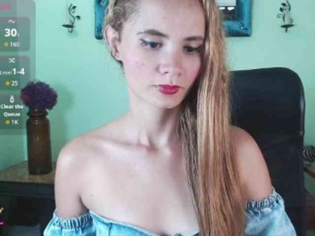VictoriaJones- webcam
