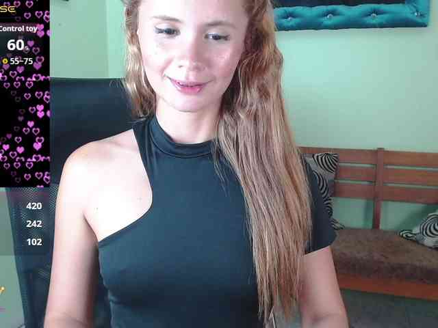 VictoriaJones- webcam