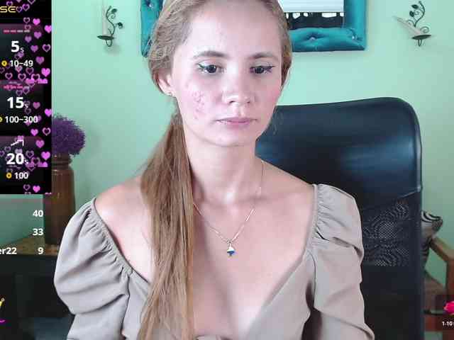 VictoriaJones- webcam