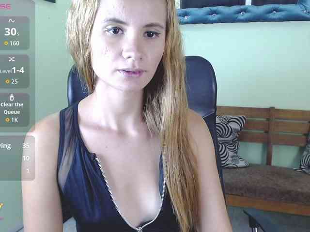 VictoriaJones- webcam