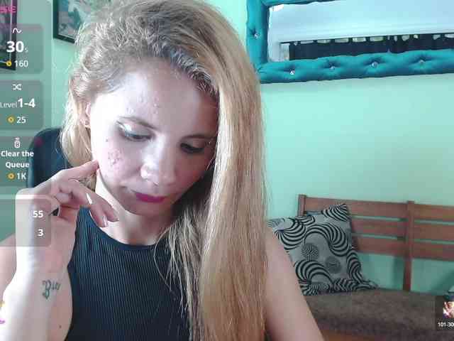 VictoriaJones- webcam