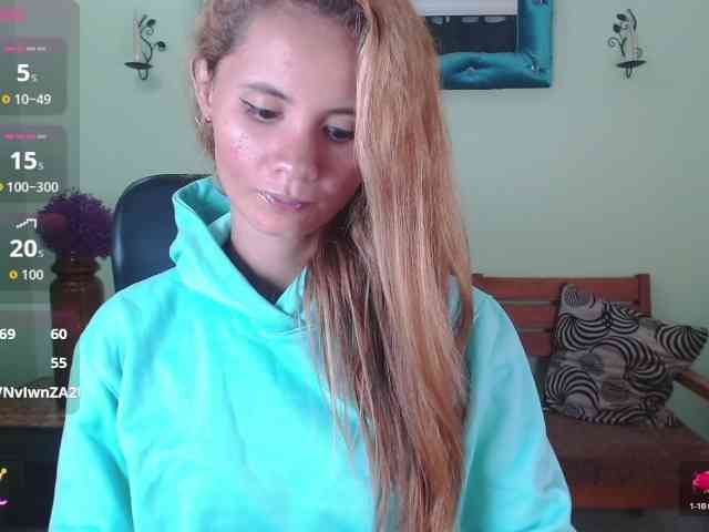 VictoriaJones- webcam