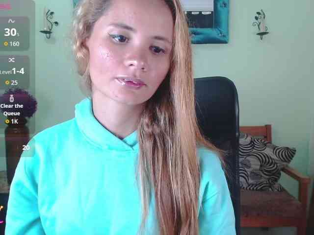 VictoriaJones- webcam