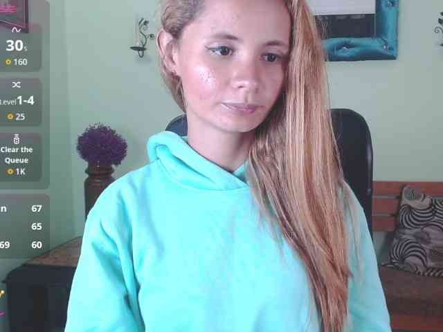 VictoriaJones- webcam