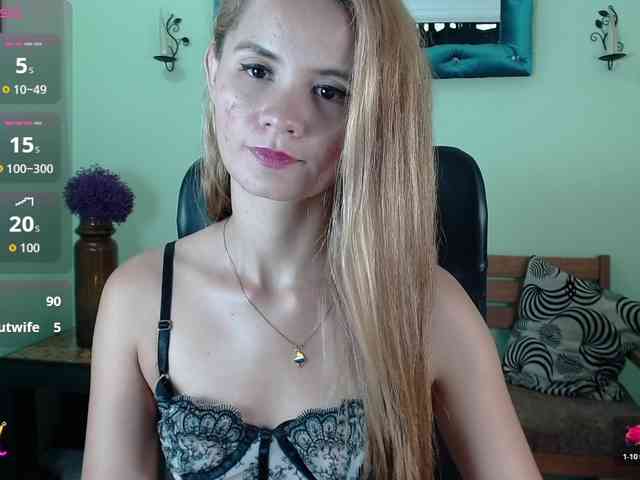 VictoriaJones- webcam