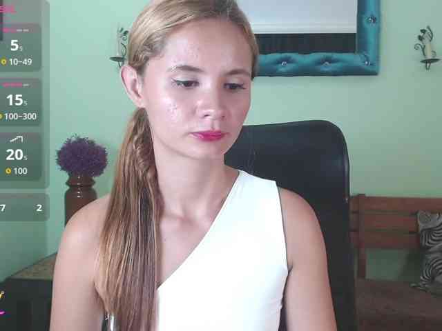 VictoriaJones- webcam