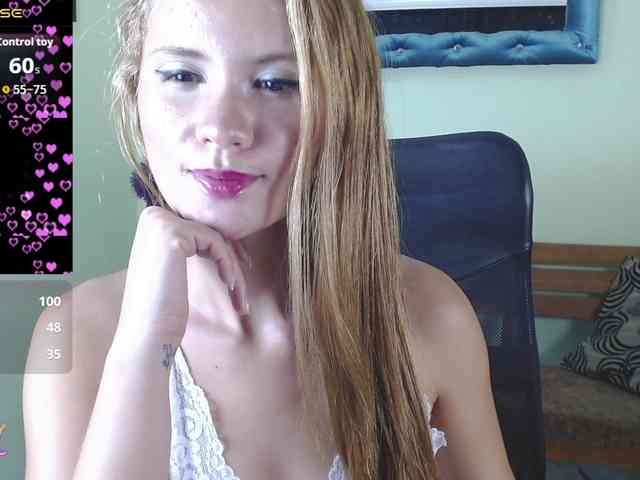 VictoriaJones- webcam