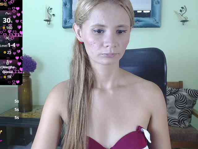 VictoriaJones- webcam