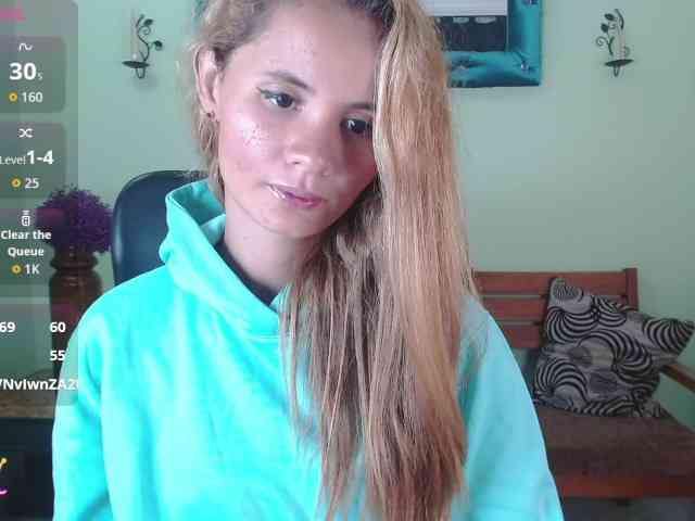 VictoriaJones- webcam