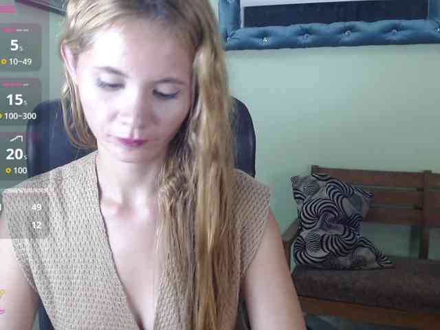VictoriaJones- webcam