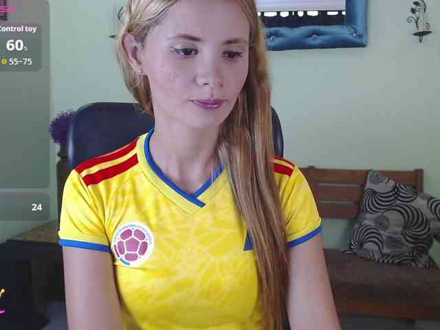 VictoriaJones- webcam