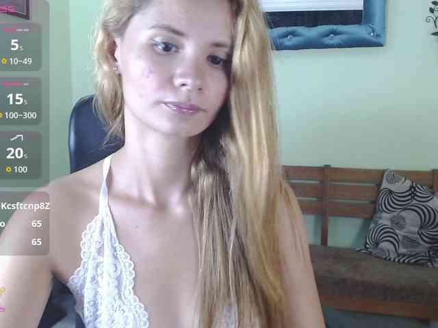 VictoriaJones- webcam