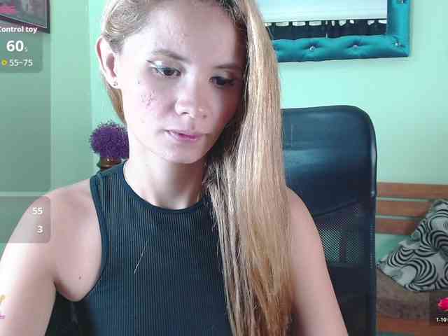 VictoriaJones- webcam