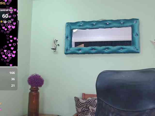 VictoriaJones- webcam