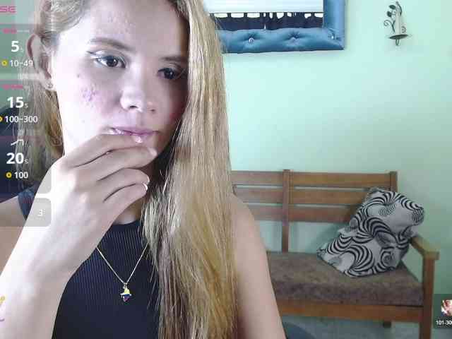 VictoriaJones- webcam