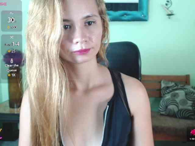 VictoriaJones- webcam