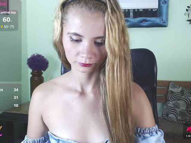 VictoriaJones- webcam