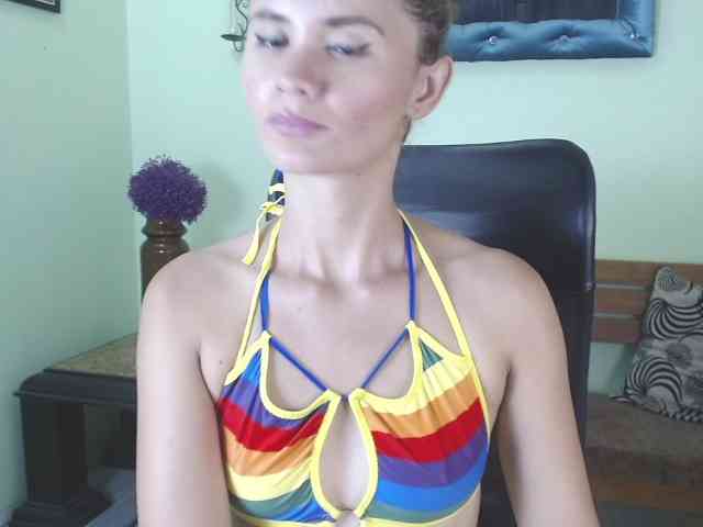 VictoriaJones- webcam
