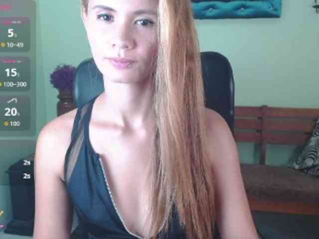 VictoriaJones- webcam
