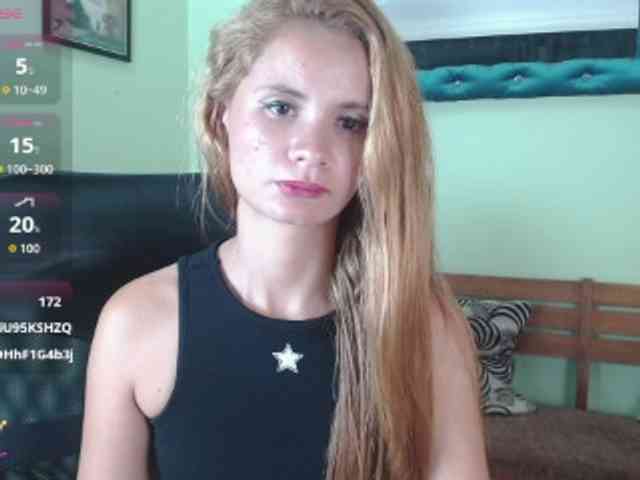 VictoriaJones- webcam