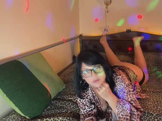 OxiXLove live webcam show