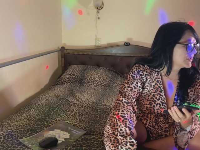 OxiXLove live webcam show