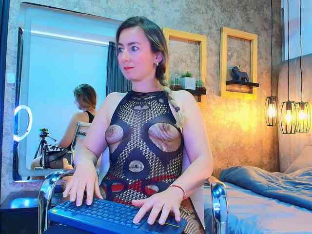 RenataFitnes webcam