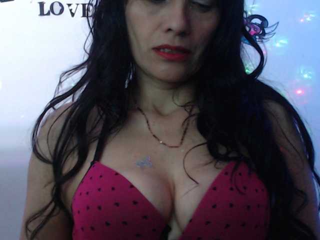 Dulce-Shary live cam on BongaCams