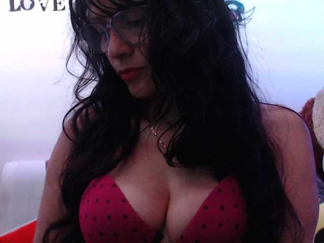Dulce-Shary, live now on BongaCams