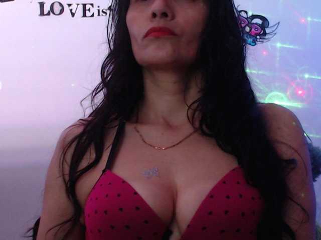 Dulce-Shary live cam on BongaCams