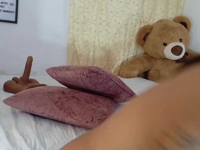loretahorny25 live cam on BongaCams
