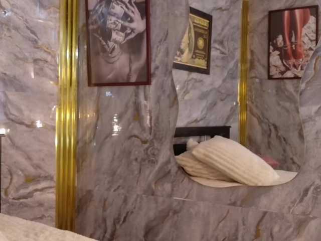 loretahorny25 live cam preview