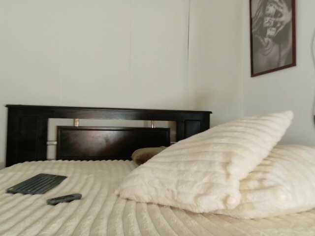 loretahorny25 live webcam show