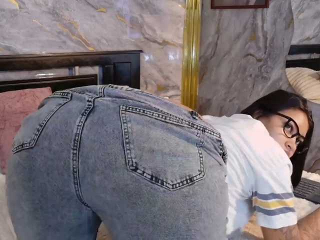 loretahorny25 live cam on BongaCams
