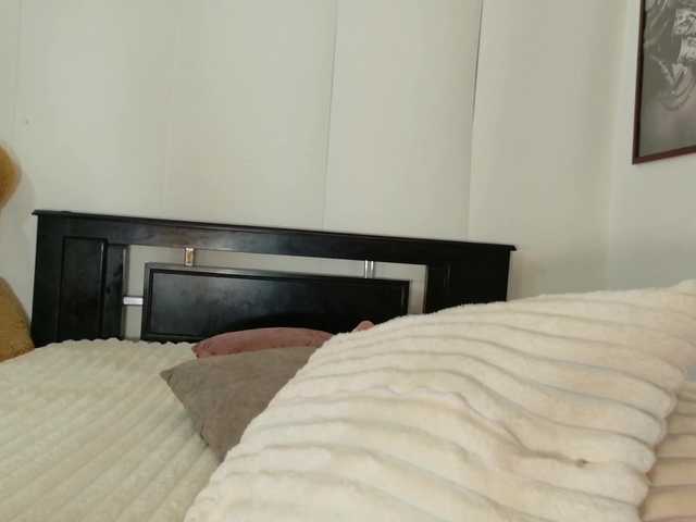 loretahorny25 live webcam show