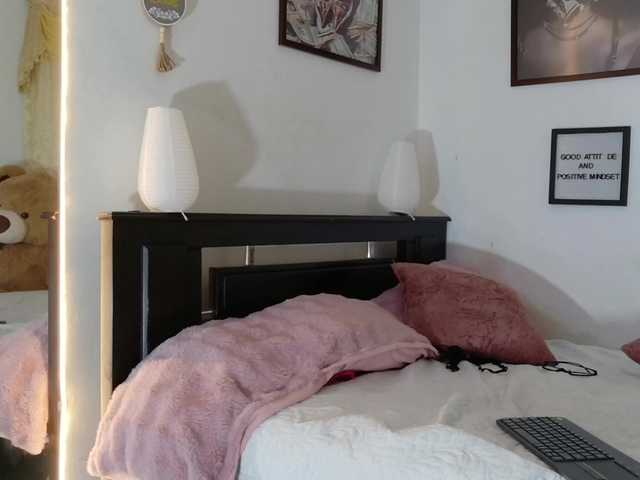 loretahorny25 live cam on BongaCams